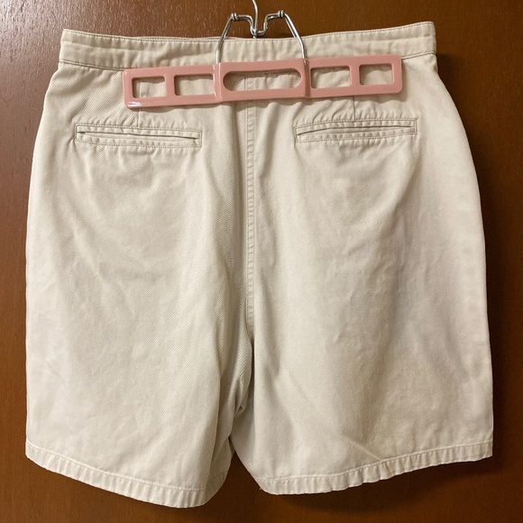 Shorts - Picture 2 of 4